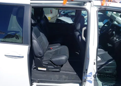 2015 Toyota Sienna Se 8 Passenger из США, поврежденный, VIN 5TDXK3DC9FS672966